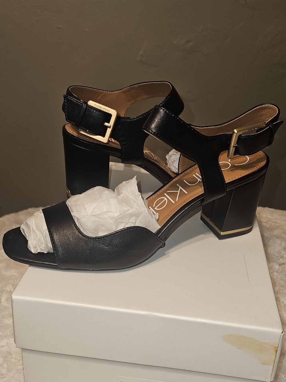 Chunky Black Leather Sandal with Gold Buckle Calvin KLEIN SIZE 9